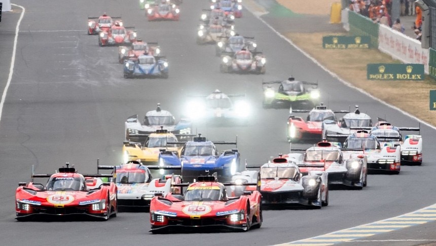 The start of the 2023 24 Hours of Le Mans