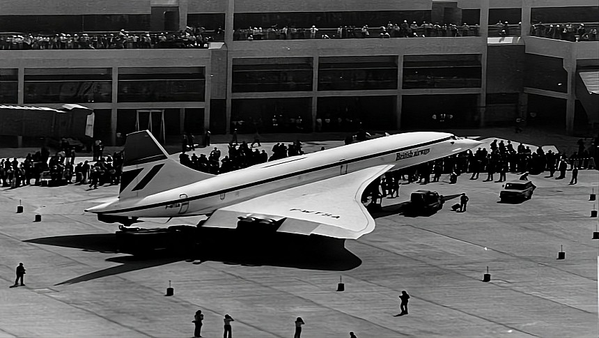 Concorde Lands at DFW 