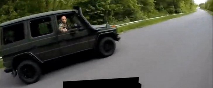 Scooter vs. Army G-Wagen