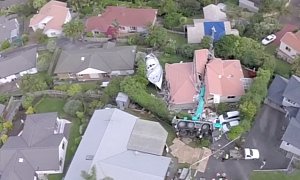 55-Tone Crane Splits House in Two in New Zealand Freak Accident
