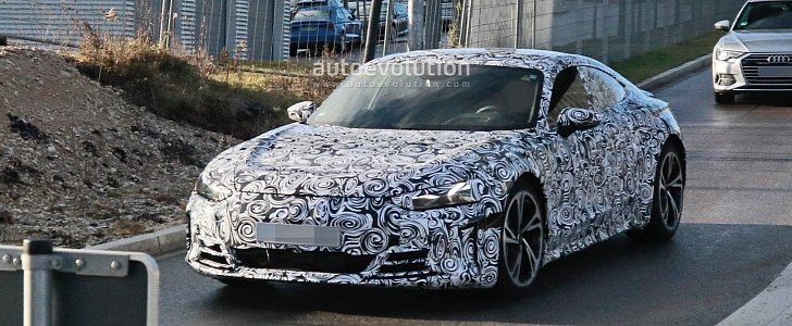 590 HP Audi e-tron GT Production Prototype Looks Like Widebody Monster