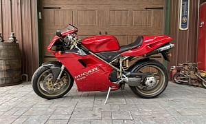 6K-Mile 1995 Ducati 916 Goes to Auction Wearing Carbon Fiber Jewelry