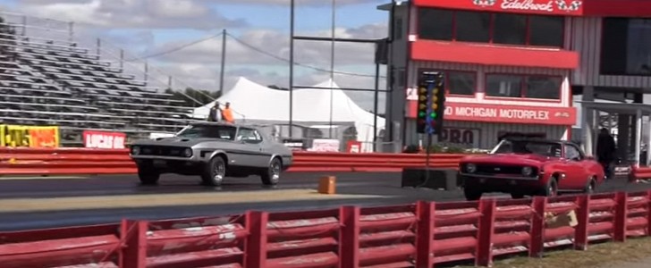 71 Mustang vs 69 Camaro drag race