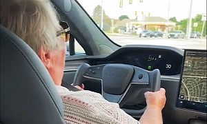 76-Year-Old Granny Sprints in a 2022 Tesla Model S Plaid, Her Reaction Is Priceless