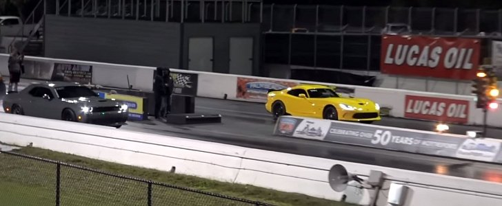 825 HP Dodge Challenger Hellcat vs 1,000 HP Viper Drag Race