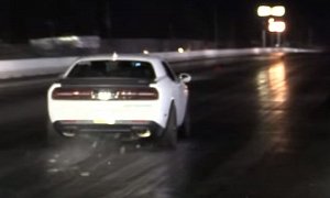 900 HP Dodge Challenger Hellcat Blows Its Carbon Fiber Driveshaft to Pieces While Drag Racing