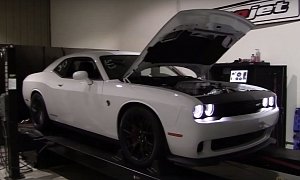 900 HP Dodge Challenger Hellcat Runs on Nitrous, or Is It Catnip?
