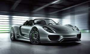 900 Potential Customers for the Porsche 918 Spyder Hybrid
