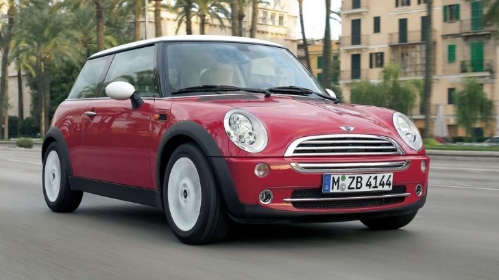 91,800 MINI Coopers Are Being Recalled for Airbag Sensor Malfunctions ...
