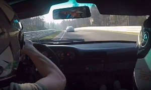 993 Porsche 911 Chases Cayman GT4 Clubsport in Nurburgring Snap Oversteer Hell