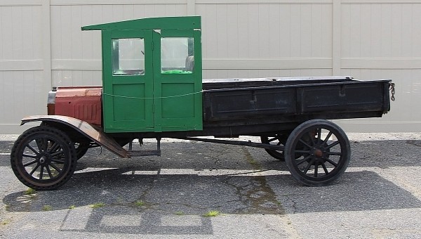 1925 Ford Model TT, the primordial pick-up truck