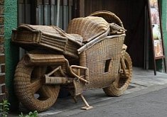 A Basket Weave Bike Is the Ultimate Garden Accessory