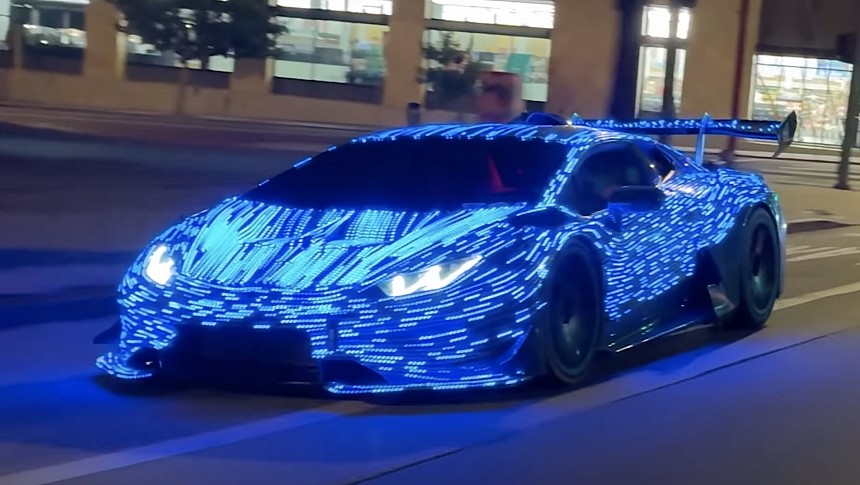 Lamborghini Huracan with 30,000 LEDs