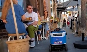 A Petite and Cute Electric Kiwibot Will Bring Your Chow Straight to the Front Door
