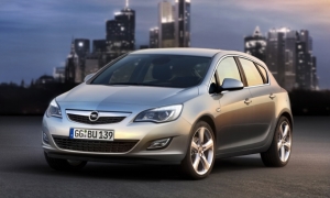 A red dot for the 2010 Opel Astra