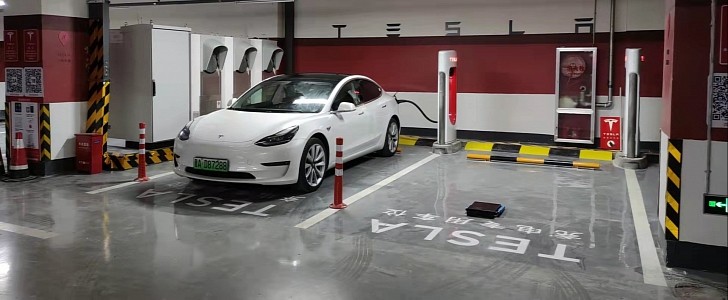 A strange software bug sends a Chinese Tesla owner a shocking $610,000 supercharging bill