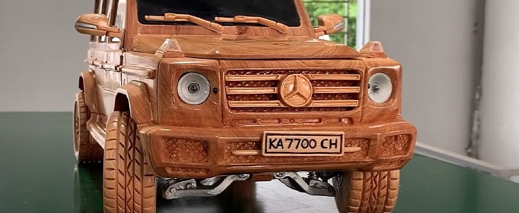 Wooden Mercedes-Benz G500