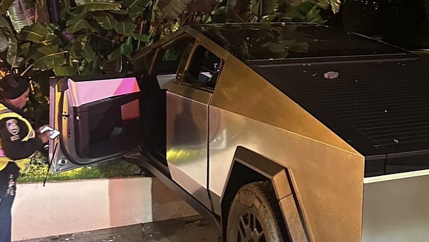 A Tesla Cybertruck crashed into the Beverly Hills Hotel signage