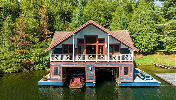 This gorgeous boathouse was built in 2002, has two deep boat slips