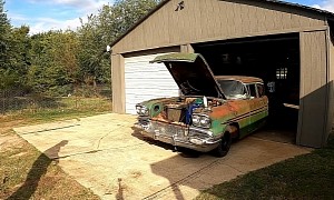 Abandoned 1958 Pontiac Chieftain Has Been Sitting for 40 Years, Engine Refuses to Die