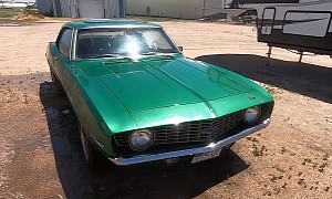 Abandoned 1969 Chevrolet Camaro Gets First Wash in 18 Years, Paint Still Shines