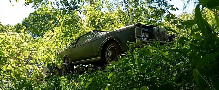 abandoned 1969 Lincoln Continental