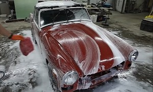 Abandoned MG Midget Gets First Wash in 25 Years, Becomes Rare Survivor