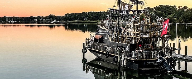 The Jolly Lodger is a pirate ship where you can spend a truly unique vacation