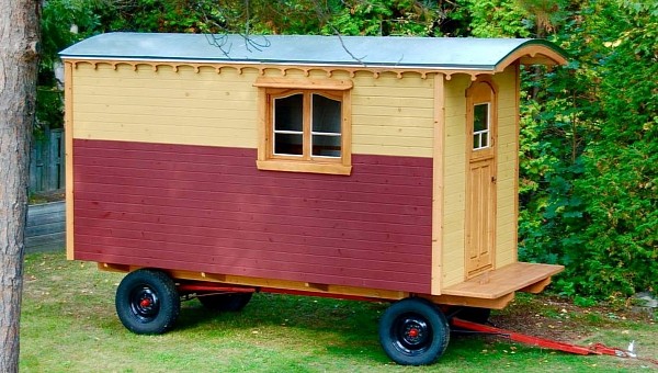 La Roulotte Gitane is a rustic wagon tiny home near Quebec