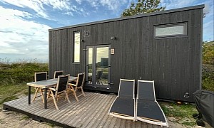 Adorable Two-Bedroom Tiny With a Raised Lounge Redefines Luxury