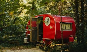 Adorable Vintage Camper Is a Hidden Gem, Blends Rustic Charm With Modern Comfort