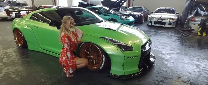 Adult Star Mareike Fox Makes Photo Shoot With Her Widebody Nissan GT-R