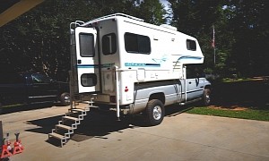 Adventurous Woman Has the Best Time Living in the Desert Onboard a 1999 Bigfoot Camper