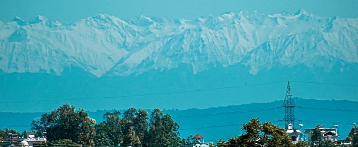 Himalayas can be seen from afar in India 