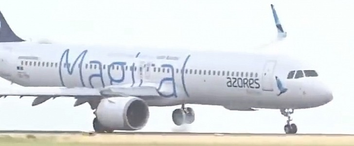 Airbus A321neo has a difficult landing