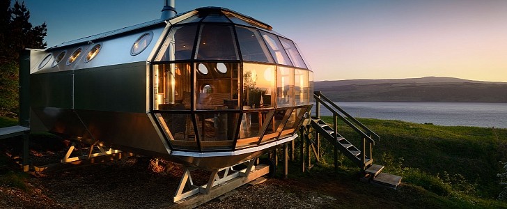 Airship 002 is a modular, off-grid-capable prefab home that's build to stand the test of time