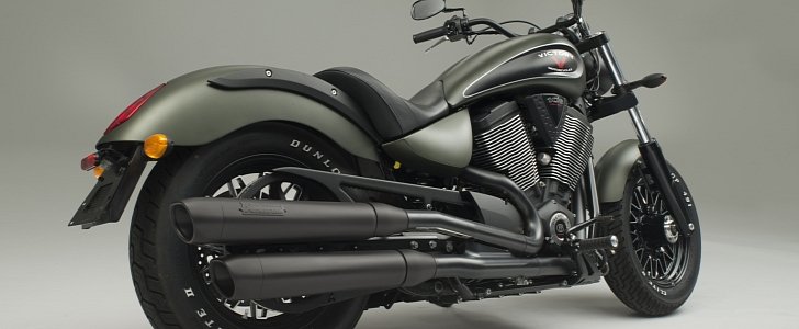 Akrapovic exhausts for Victory cruisers