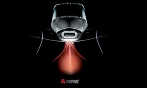 Akrapovic Plays with Your PC