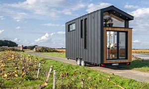 Ala Köl Tiny House Is How You Do Chic in a Very Cramped Space