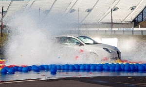 Alfa Mito QV Sets World Record for Bursting Water-Filled Balloons