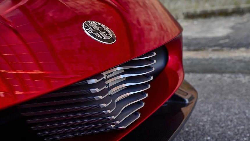 Alfa Romeo 33 Stradale 