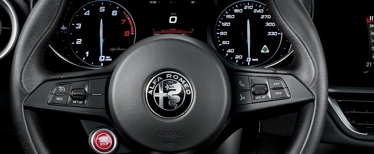 Alfa Romeo Giulia steering wheel