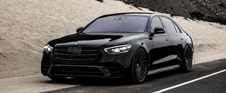 All Black 21 Mercedes Benz S 580 Looks Ominously Elegant Riding On Forged 22s Autoevolution