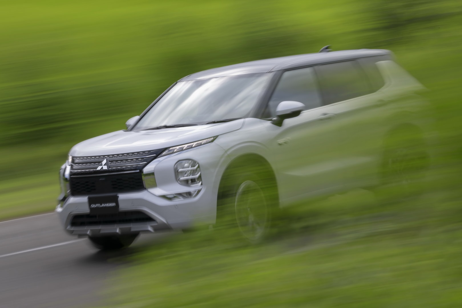 All-New 2023 Mitsubishi Outlander PHEV to Feature Advanced All-Wheel  Control Technology - autoevolution
