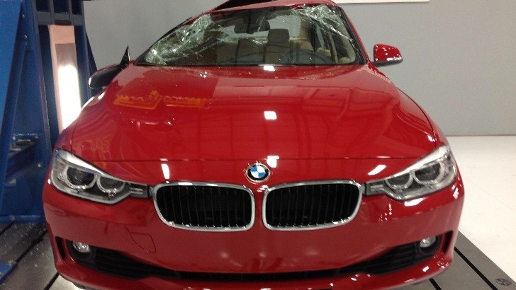 BMW 3-Series roof test