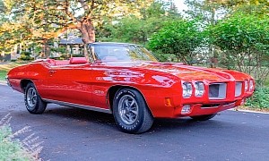 All-Red 1970 Pontiac GTO Is Brand New Despite Its Age, Rocks Original Powertrain