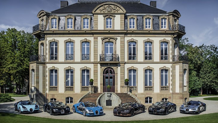 All six Bugatti Veyron Legends pose at Pebble