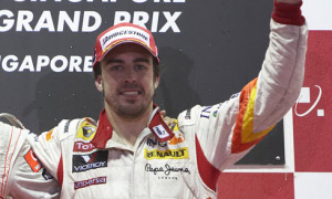 Alonso Dedicates Singapore Podium to Briatore