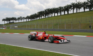 Alonso Undisturbed with Ferrari's Pace in Malaysia Practice