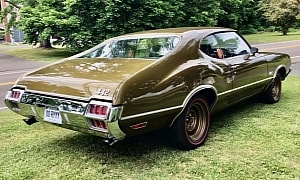 Always Put Away in September: 1972 Oldsmobile 442 Ready To Leave Its One and Only Family